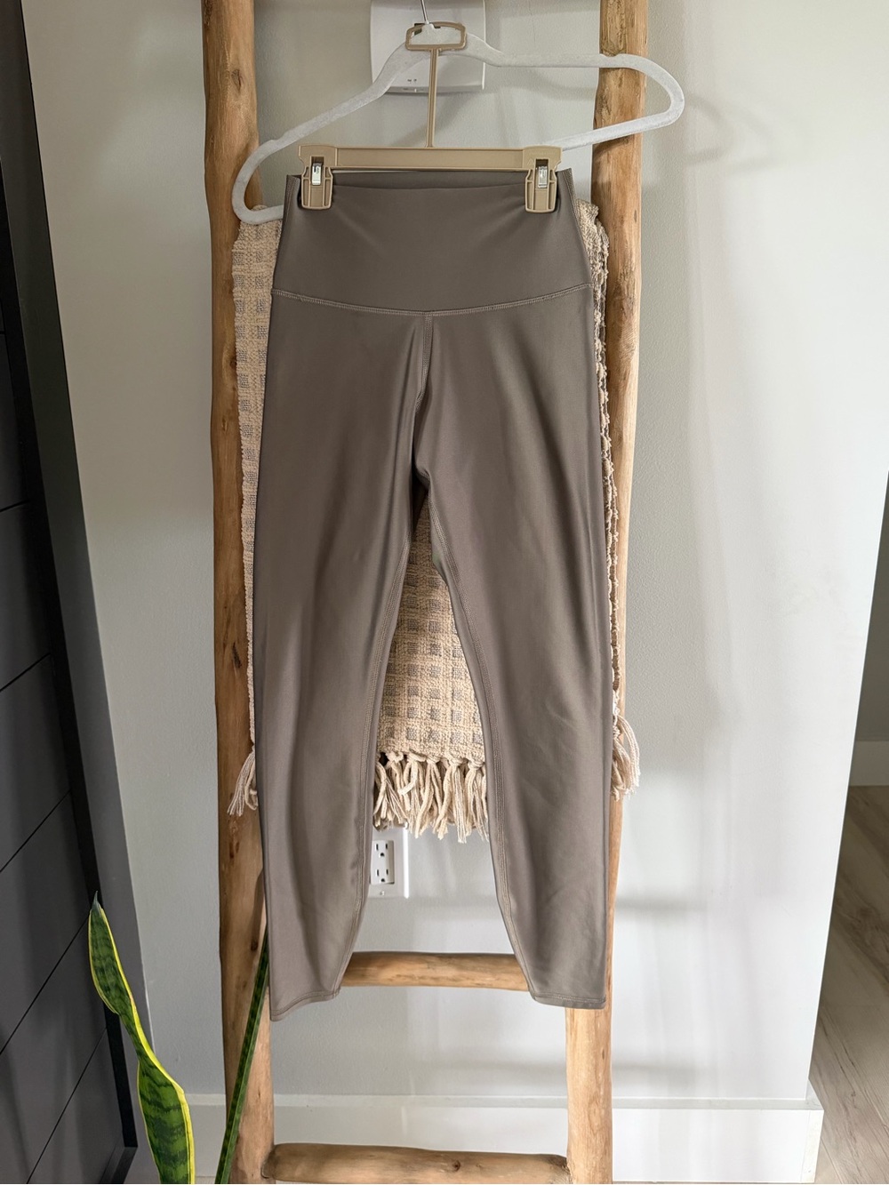 Alo Airlift Leggings XS🤎